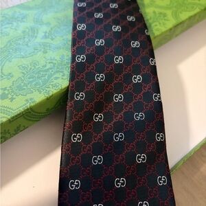 Gucci Black and Red Logo Men's Tie